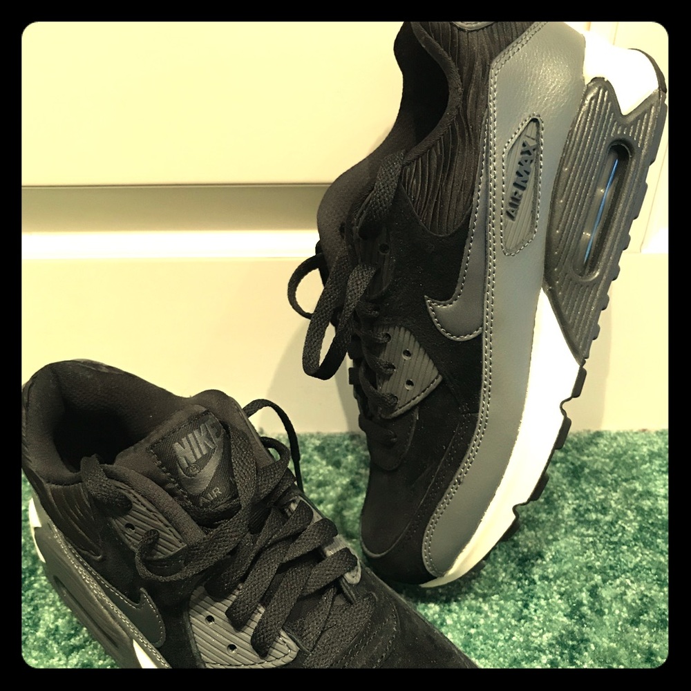 🌹NIKE AIR MAX Tennis Shoes🌹